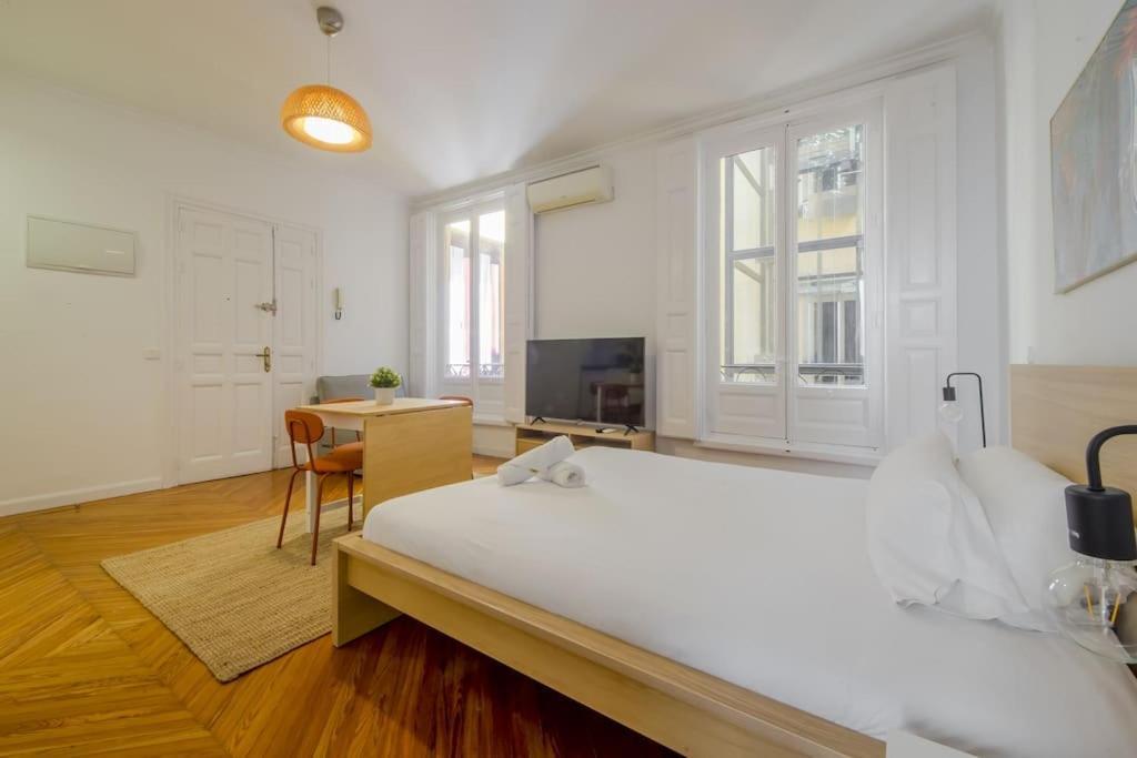 Petite E Chic Loft Para 3 En El Corazon De Madrid Exterior foto