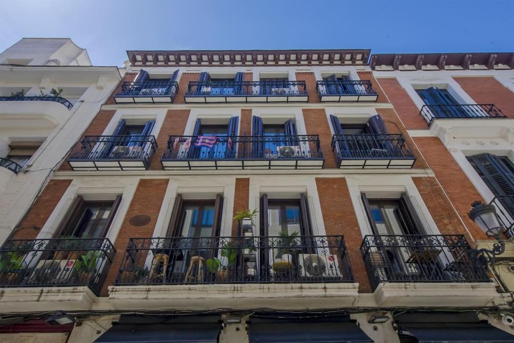 Petite E Chic Loft Para 3 En El Corazon De Madrid Exterior foto